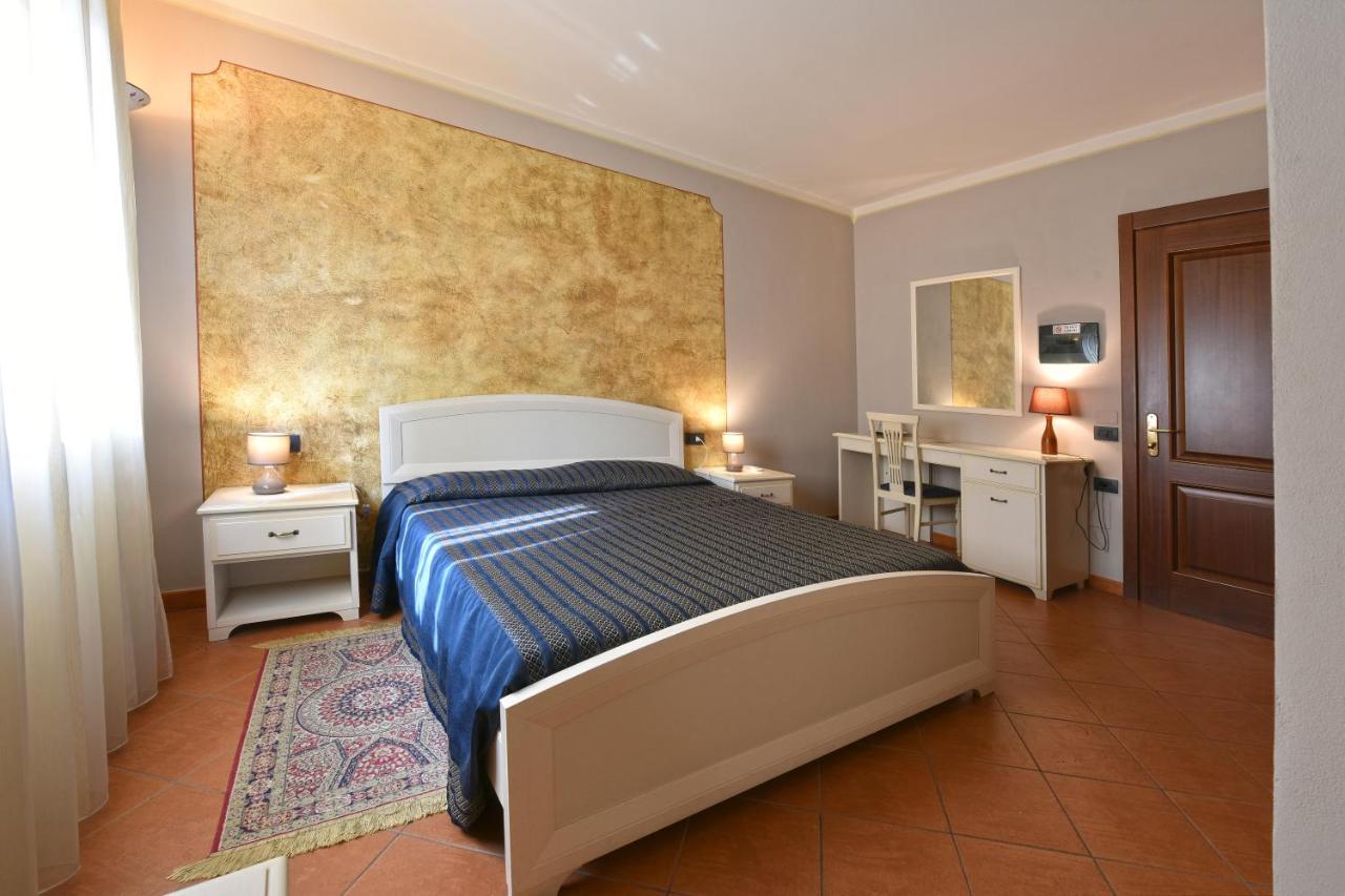 Hotel Ristorante Borgovecchio Montegrosso d'Asti Luaran gambar