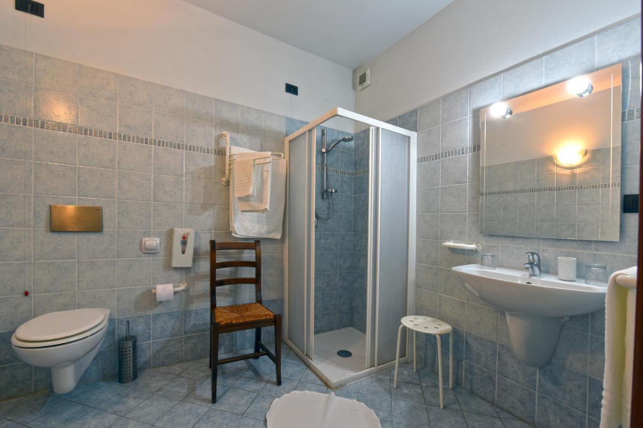 Hotel Ristorante Borgovecchio Montegrosso d'Asti Luaran gambar