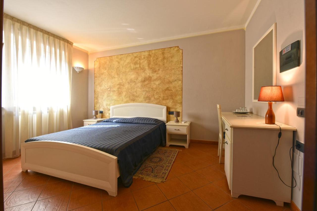 Hotel Ristorante Borgovecchio Montegrosso d'Asti Luaran gambar