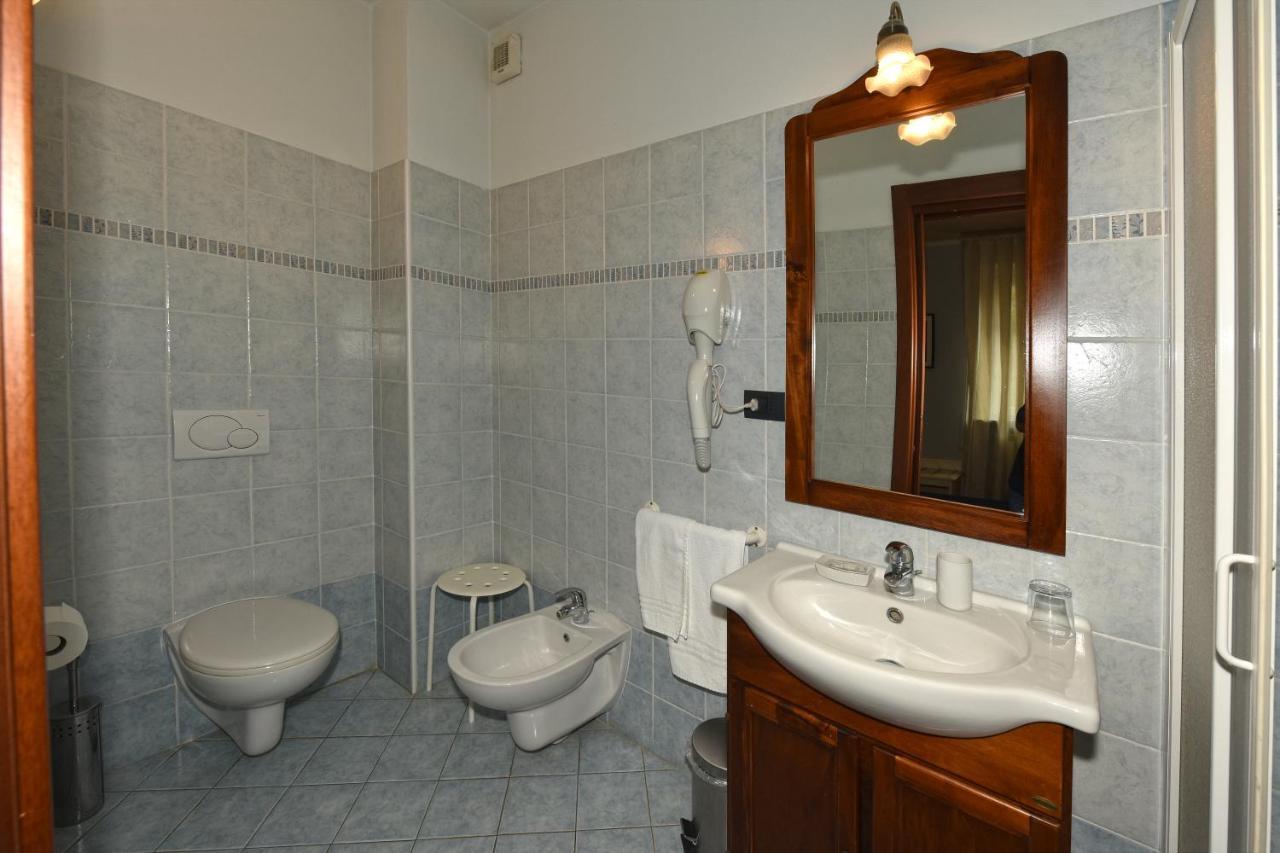 Hotel Ristorante Borgovecchio Montegrosso d'Asti Luaran gambar