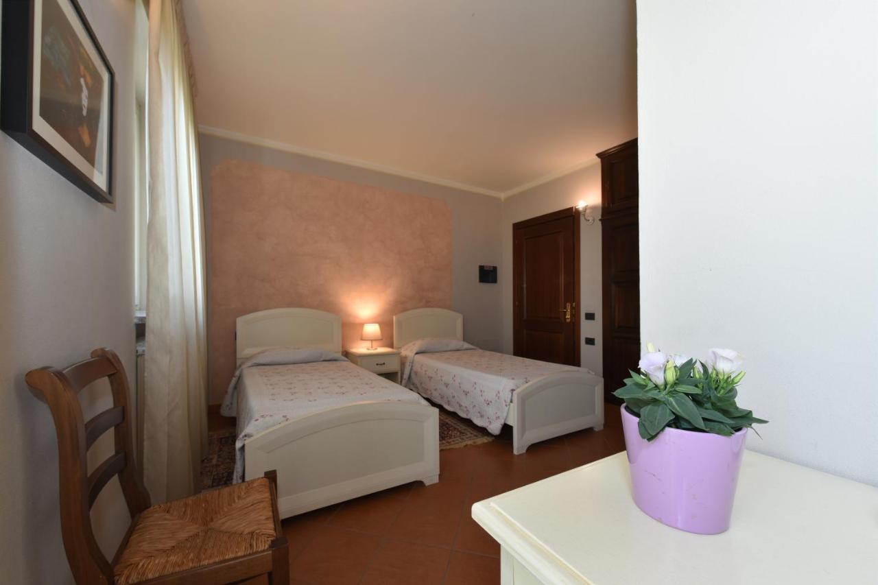 Hotel Ristorante Borgovecchio Montegrosso d'Asti Luaran gambar
