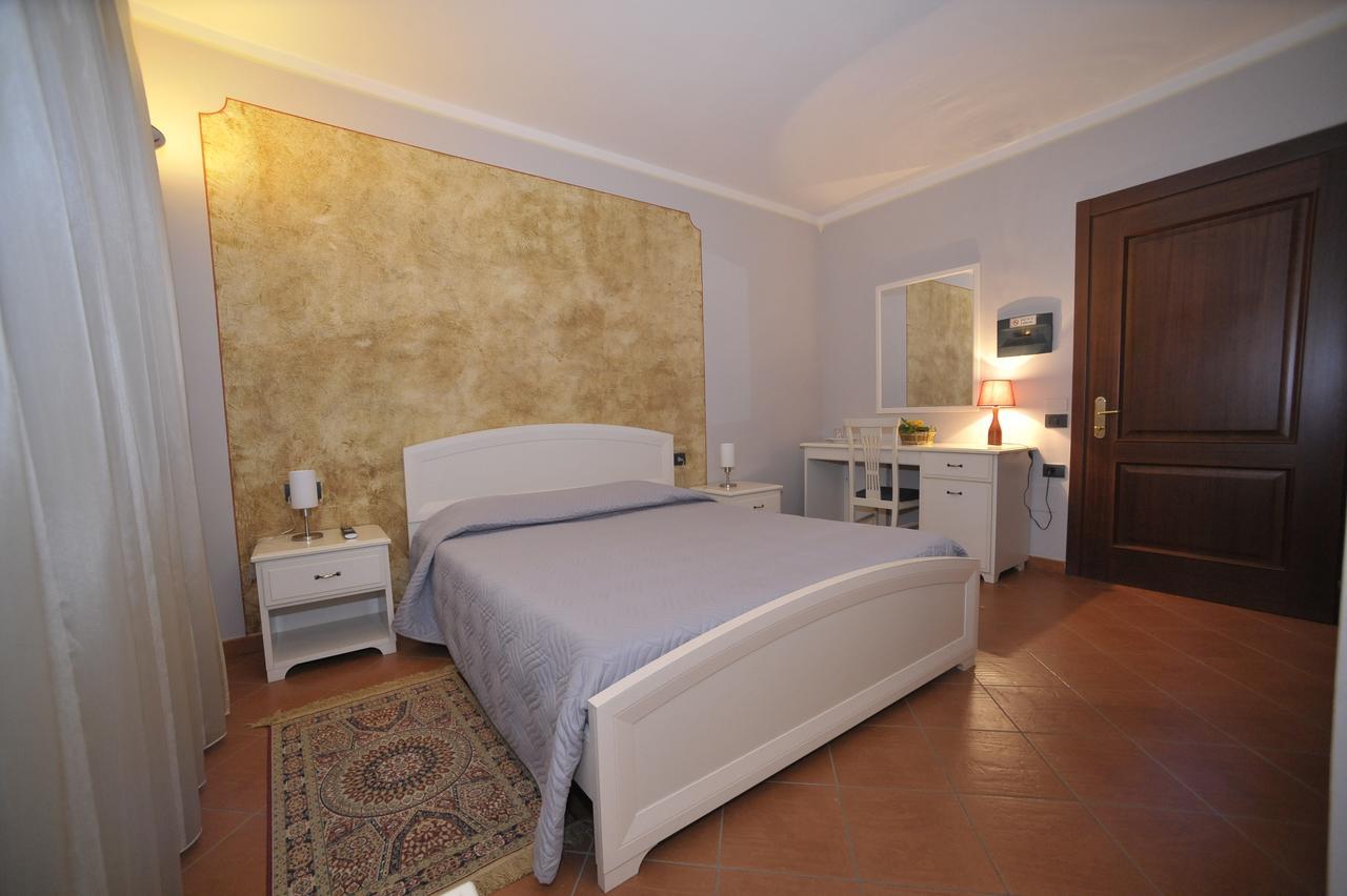 Hotel Ristorante Borgovecchio Montegrosso d'Asti Luaran gambar